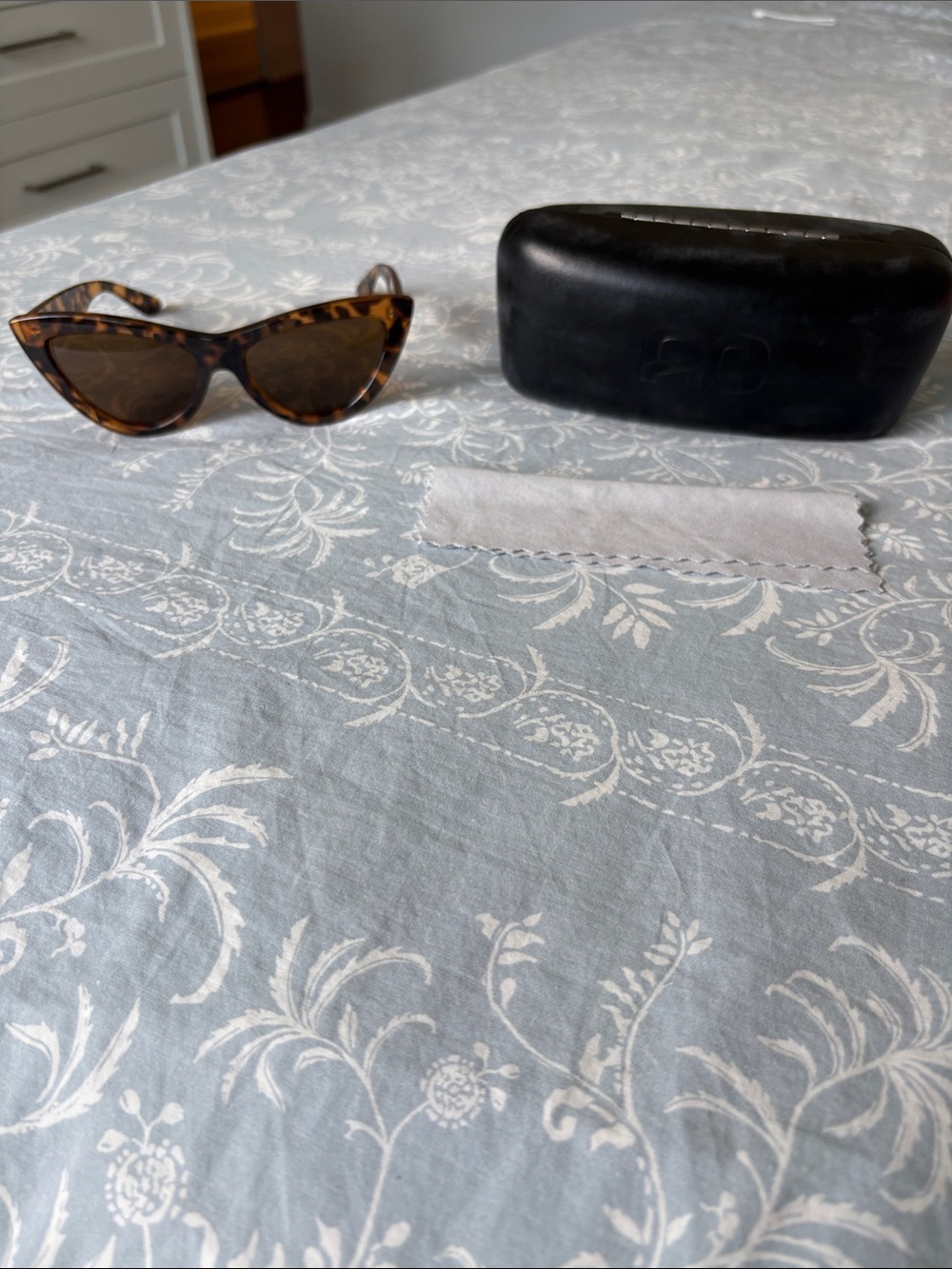Women's Tortoiseshell Cat Eye Sunglasses - Brown Lenses
